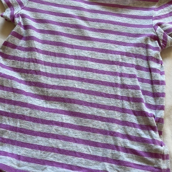 Old Navy girls purple and grey striped tee! Size 5t - Picture 3 of 5